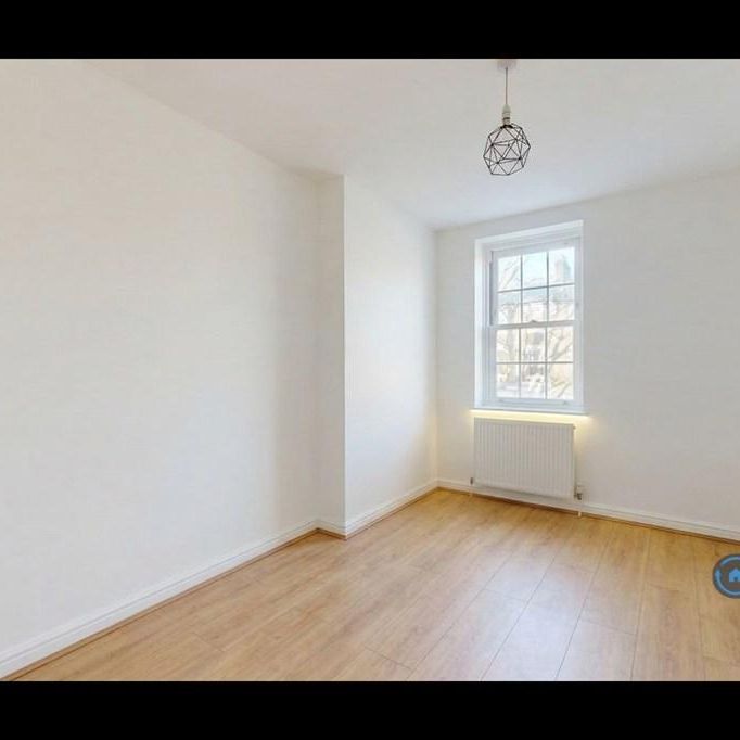 3 bedroom flat to rent - Photo 1