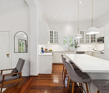 Stunning Heritage House for Rent - Photo 4