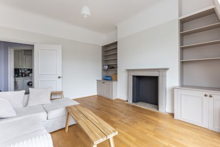 3 bedroom flat to rent - Photo 2
