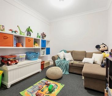 Great Family Home - Spacious 3 Bedroom House! - Photo 4