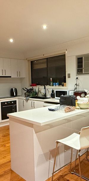 Thomastown - Photo 2