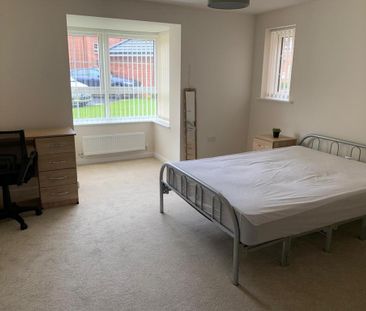 2 bedroom flat to rent - Photo 2