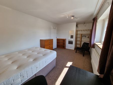 4 Bed Student Accommodation - Photo 5