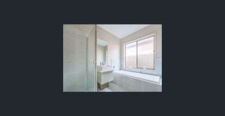 Modern 4 Bedroom Family Home - Walk to Schools, Shops & More! - Photo 5