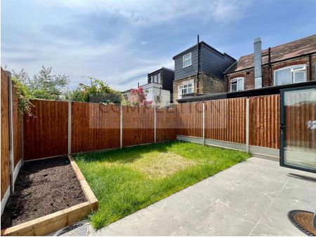 3 bedroom semi-detached house to rent - Photo 3