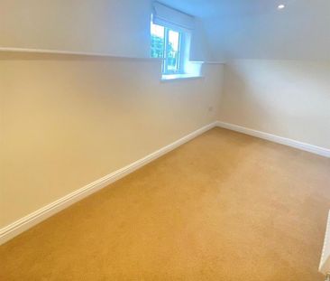 4 bedroom detached house to rent - Photo 2