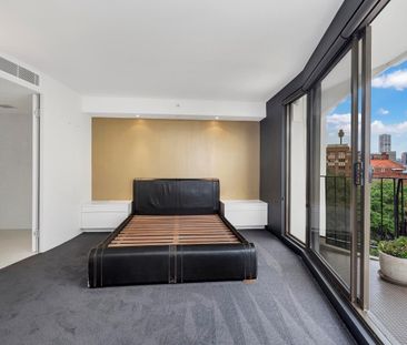 North Facing Semi Furnished One Bedroom in Gazebo With Stunning Views - Photo 3