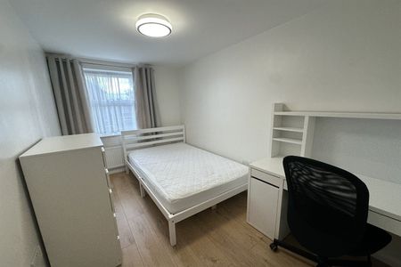 Alderman Close, Beeston, NG9 2RH - Photo 5