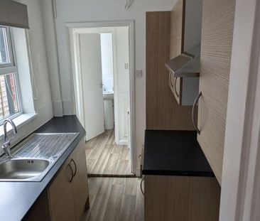 2 bedroom semi-detached house to rent - Photo 2