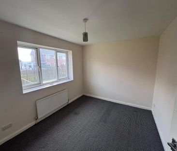 3 bedroom link detached house to rent - Photo 1