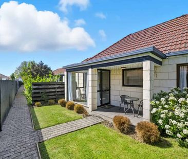 Quiet 2 bedroom unit house - Photo 5