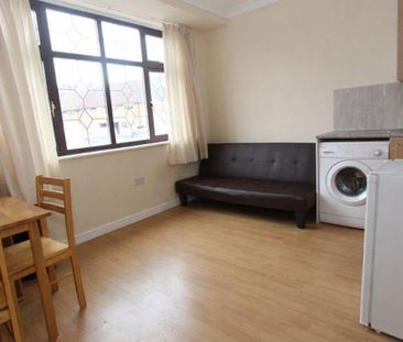 Studio to rent - Photo 6