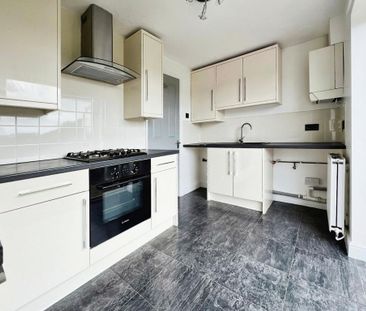 2 bedroom semi-detached house to rent - Photo 5