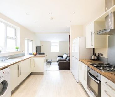 5 bedroom terraced house to rent - Photo 3