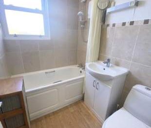 1 bedroom property to rent in Brentwood - Photo 6