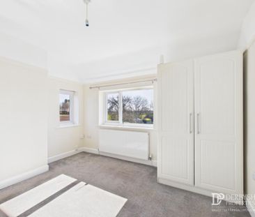 3 Bedroom Semi-Detached House - Photo 3