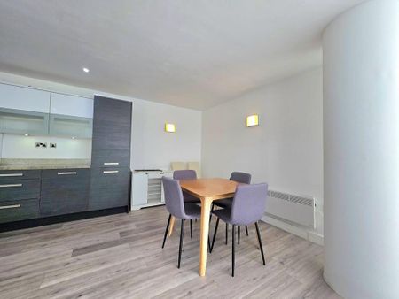 3 bedroom apartment to rent - Photo 4