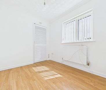 2 bedroom semi-detached house to rent - Photo 5