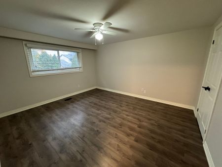 For Lease - 7 Blue Spruce Court, St. Catharines, Ontario - Photo 2