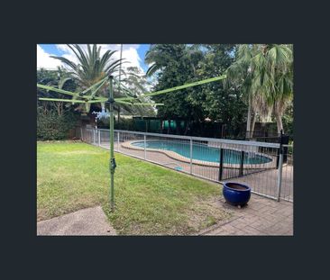 FAMILY HOME WITH INGROUND SWIMMING POOL - Photo 6