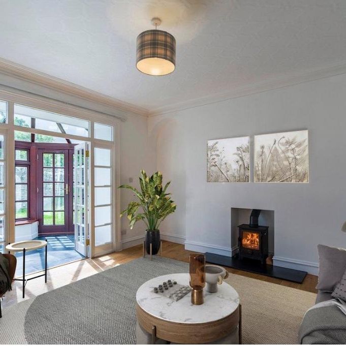 5 bedroom detached house to rent - Photo 1