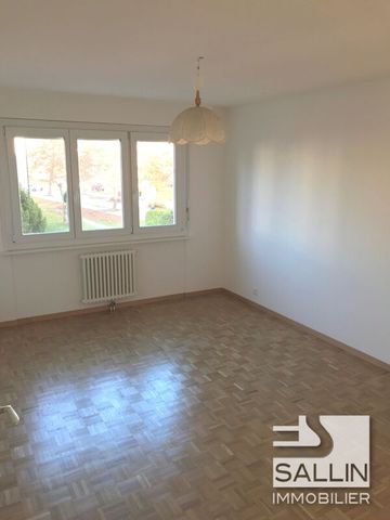 JOLI ET SPACIEUX APPARTEMENT DE 4½ PIECES - Photo 2