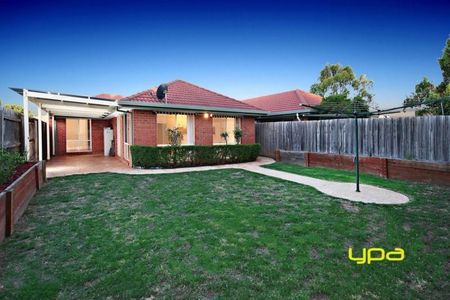 8 Varna Court, HILLSIDE - Photo 2