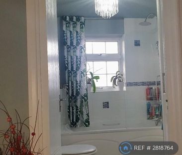 2 bedroom semi-detached house to rent - Photo 4