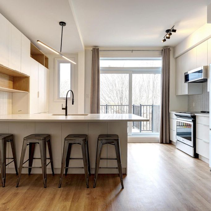 4 1/2 Rénové à Neuf Et Meublé à Montréal - Photo 1