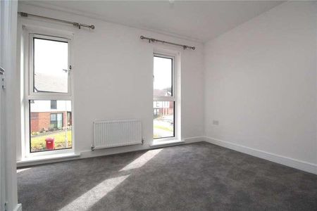 Edwards Grove, Bordon, Hampshire, GU35 - Photo 3