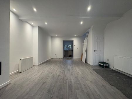 3 bedroom terraced house to rent - Photo 2