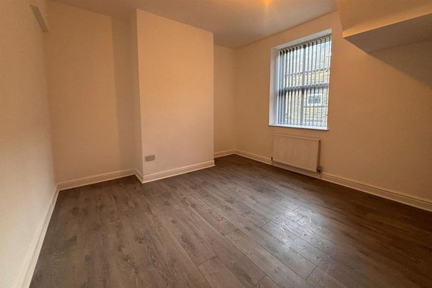 4 bedroom terraced house to rent - Photo 1