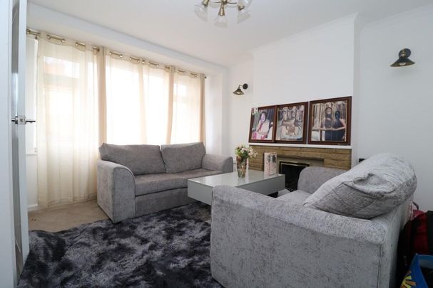 3 bedroom semi-detached house to rent - Photo 1