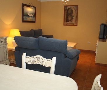 Middle Floor Apartment in Estepona - Photo 2