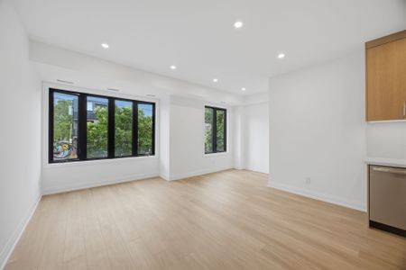 For Lease - 56 Camberwell Road Unit# 1, Toronto, Ontario - Photo 3