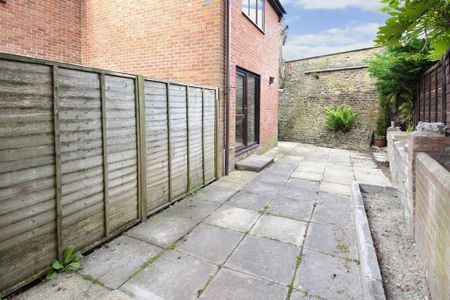 2 bedroom semi-detached house to rent - Photo 3