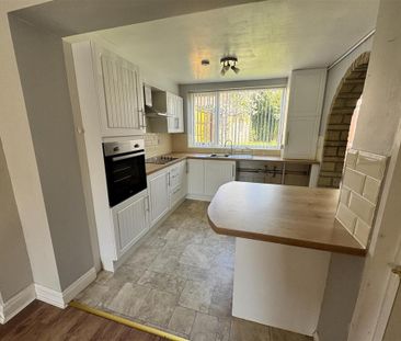 4 bedroom detached house to rent - Photo 6