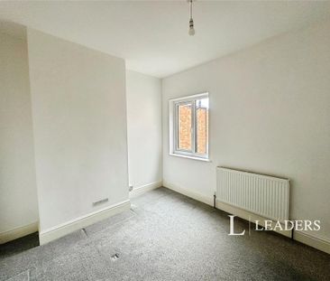 3 bedroom terraced house to rent - Photo 6