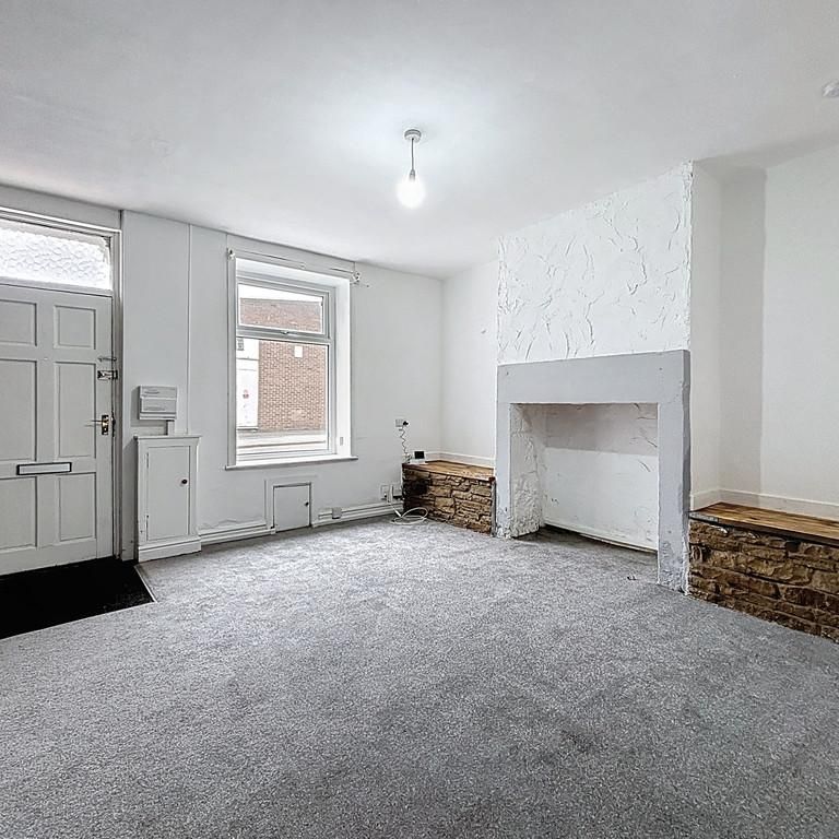 2 bedroom terraced house to rent - Photo 1