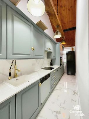 2 bedroom property to rent - Photo 1