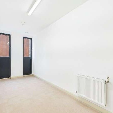 Alpine Road, London, NW9 - Photo 1