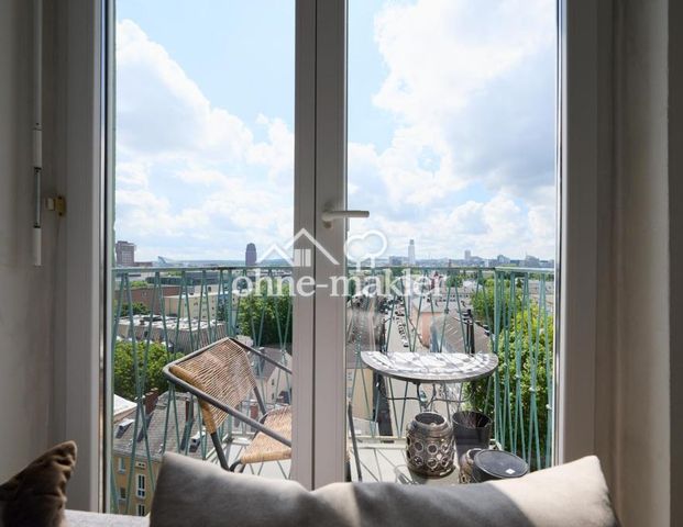 Exklusive möblierte 2-Zimmer-Wohnung mit Panoramablick über die Skyline - Photo 1