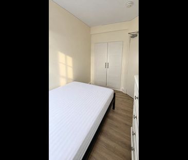 Room in a Shared Flat, Kennyland Court, NW4 - Photo 2