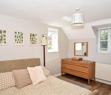 3 bedroom semi-detached house to rent - Photo 4