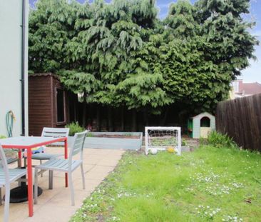 A three bedroom family house just a short walk from the amenities a... - Photo 5