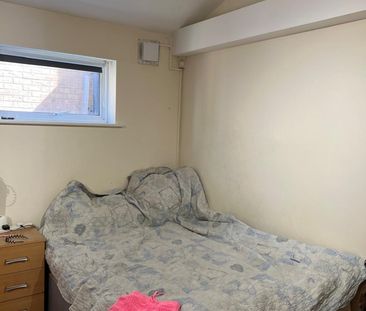 1 Bed Flat, Eastcote Lane, HA2 - Photo 4