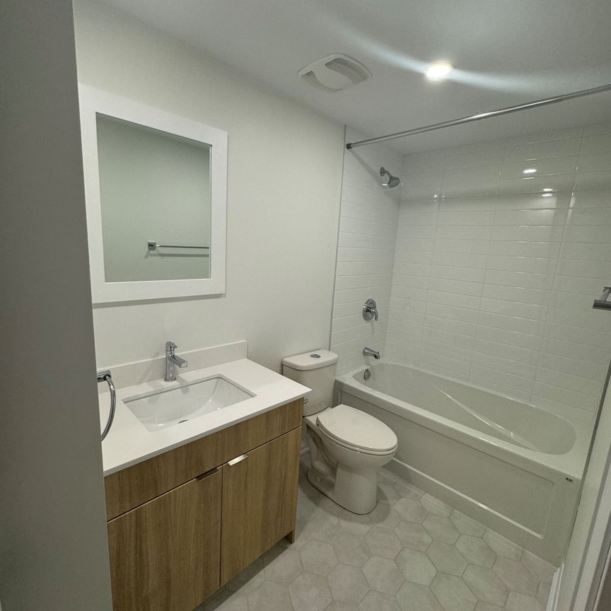 For Lease - 167 Thirtieth Street Unit# 3, Toronto, Ontario - Photo 1