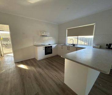 Tidy 2 Bedroom House in Oxley Vale - Photo 4
