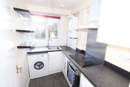 1 bedroom flat to rent - Photo 5