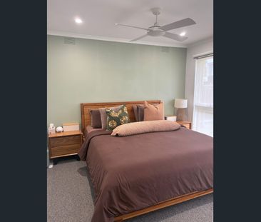 LARGE FAMILY HOME - Photo 2